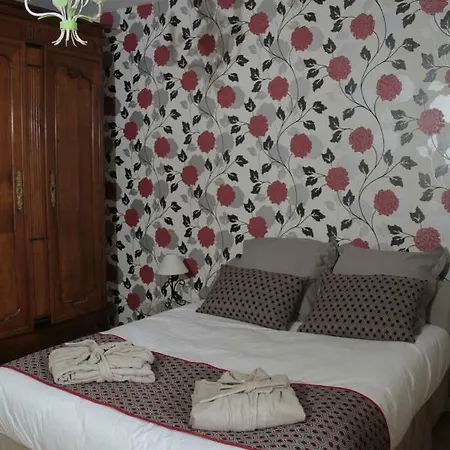 Le Logis De La Foret Guest house