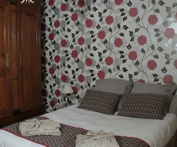 Le Logis De La Foret Guest house