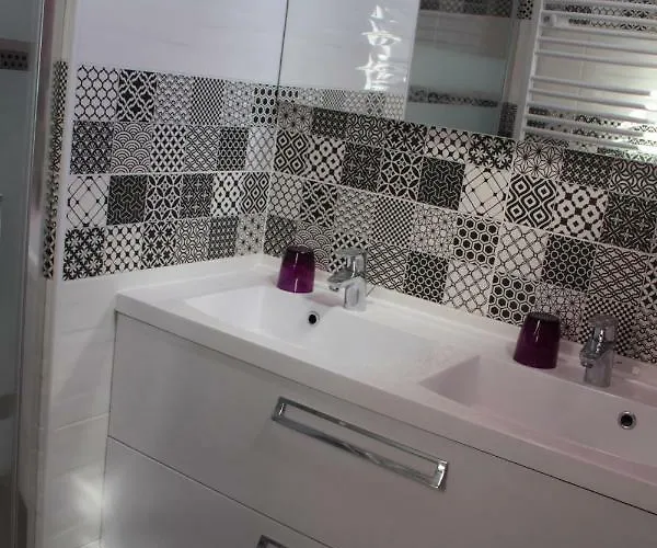 Le Logis De La Foret Guest house *